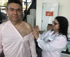 Com mobilização do Estado e municípios, Paraná registra 125 mil doses aplicadas no "Dia D"