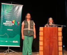 Profissionais do Programa Mais Médicos participam de acolhimento no Paraná