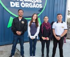 Pilotos que transportam órgãos encontram adolescente que recebeu um novo coração