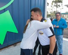 Pilotos que transportam órgãos encontram adolescente que recebeu um novo coração