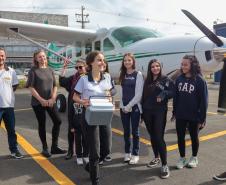 Pilotos que transportam órgãos encontram adolescente que recebeu um novo coração