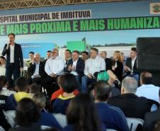 Estado libera R$ 12 milhões para 1º hospital de Imbituva e entrega matrículas de 171 casas