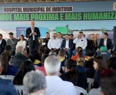 Estado libera R$ 12 milhões para 1º hospital de Imbituva e entrega matrículas de 171 casas