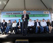 Estado libera R$ 12 milhões para 1º hospital de Imbituva e entrega matrículas de 171 casas