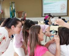 800 profissionais do Paraná vão começar a aplicar auriculoterapia no SUS
