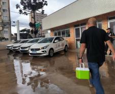 Estado entrega 10 novos veículos para fortalecer a Hemorrede do Paraná