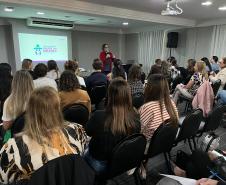 Sesa capacita profissionais para ampliar o cuidado com a infância no Paraná