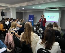 Sesa capacita profissionais para ampliar o cuidado com a infância no Paraná