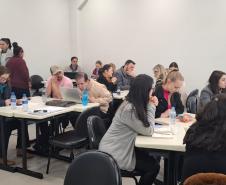 Com nova metodologia, Paraná capacita 80 profissionais para cuidados com a saúde mental