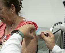 Dia D de Multivacinação mobiliza 10 mil profissionais em 1370 salas de aplicação pelo Paraná