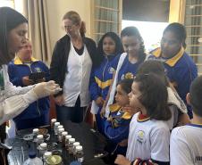 Estudantes recebem orientações para prevenir acidentes com escorpiões na região Norte
