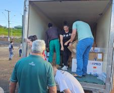Com apoio aéreo, Estado leva milhares de insumos hospitalares para região de Rio Bonito do Iguaçu