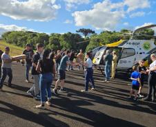 Com apoio aéreo, Estado leva milhares de insumos hospitalares para região de Rio Bonito do Iguaçu