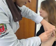 Paraná inicia vacinação contra Vírus Sincicial Respiratório 48 horas após receber doses