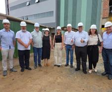 Ratinho Junior vistoria obras do novo Hospital Geral de Colombo, na Grande Curitiba