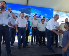 Estado inaugura Unidade de Saúde da Família em Cascavel e entrega 18 veículos