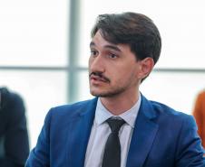 Paraná já tem 8 aplicações de polilamimina; Ratinho Junior recebe médicos e reforça apoio à pesquisa