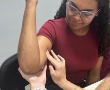 Estado amplia capacitação e implante contraceptivo chega a quase 2 mil mulheres no Paraná