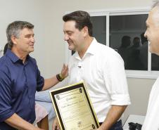 Estado inaugura hospital em Terra Boa e anuncia investimentos para pavimentação rural