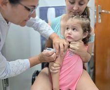 Paraná aplica 153,9 mil doses contra influenza no início da campanha de vacinação 2026