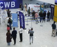 Vacinação de trabalhadores e viajantes já está disponível em aeroportos do Paraná