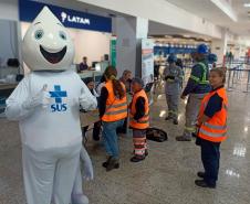 Campanhas na fronteira e aeroportos aplicam quase 3,5 mil doses de vacinas no Paraná