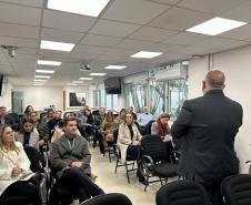 Secretário reforça importância da vacinação contra a gripe e sarampo em reunião com diretores