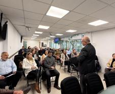 Secretário reforça importância da vacinação contra a gripe e sarampo em reunião com diretores