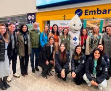 Vacinação de trabalhadores e viajantes já está disponível em aeroportos do Paraná