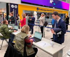 Trabalhadores e viajantes receberam vacina nos Aeroportos