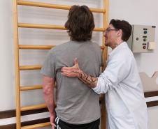 Estado oferece tratamento multidisciplinar para pacientes que receberam polilaminina