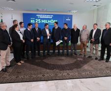 Ratinho Junior confirma R$ 565,6 milhões para 11 municípios do Estado