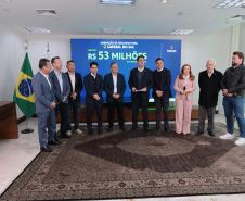 Ratinho Junior confirma R$ 565,6 milhões para 11 municípios do Estado