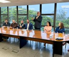 Secretário César Neves participa da soltura de Wolbitos para ampliar prevenção contra dengue e outras arboviroses em Londrina