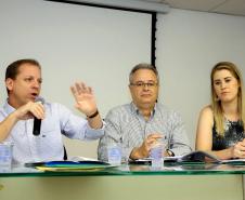 Em coletiva na manhã desta quarta-feira (30), a Secretaria da Saúde confirmou que enviou reforço de doses de vacinas contra a febre amarela a todas as 22 Regionais de Saúde do Paraná. 