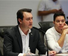 O Governador Carlos Massa Ratinho Junior em reunião por videoconferência neste sábado (28/03),   com prefeitos e secretarios de Estado para alinhamento das ações no combate a pandemia do novo coronavírus.  Curitiba, 28/03/2020 - Foto: Geraldo Bubniak/AEN