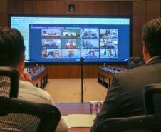 O Governador Carlos Massa Ratinho Junior em reunião por videoconferência neste sábado (28/03),   com prefeitos e secretarios de Estado para alinhamento das ações no combate a pandemia do novo coronavírus.  Curitiba, 28/03/2020 - Foto: Geraldo Bubniak/AEN