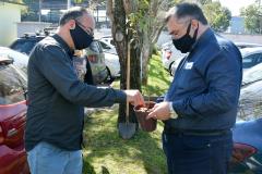 Secretário participa da campanha “Floresce Paraná” em alusão ao Dia do Voluntariado