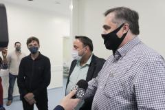 Secretário entrega equipamentos hospitalares e inaugura ala de ressonância magnética na região Oeste