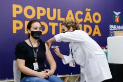 Paraná já vacinou 88,25% dos profissionais de saúde com a 1ª dose