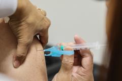 Saúde reforça importância da vacina com aumento de doenças respiratórias no Paraná