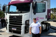 De mulher para mulher: motorista da carreta da saúde celebra alcance das consultas