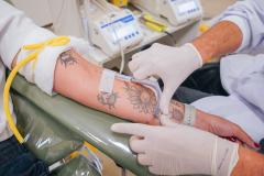 Com queda nos estoques, Hemepar convoca doadores de sangue tipos O+ e O-
