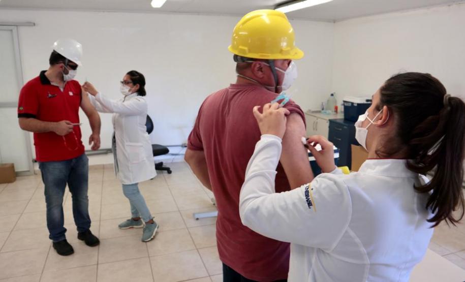 Trabalhadores do Porto de Paranaguá são imunizados contra a gripe