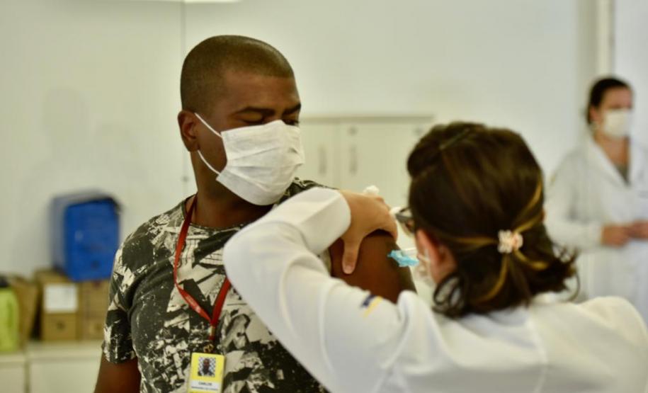 Trabalhadores do Porto de Paranaguá são imunizados contra a gripe