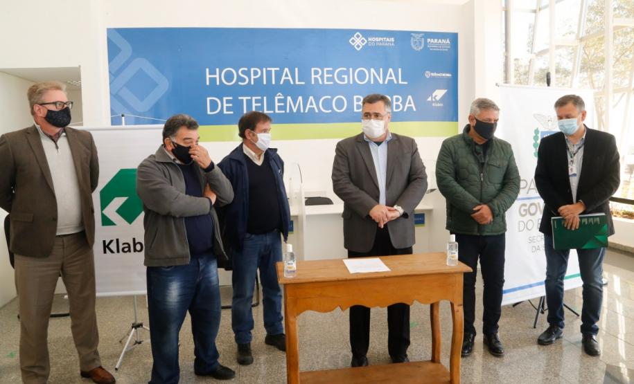 Secretário vistoria finalização da obra do Hospital Regional de Telêmaco Borba
