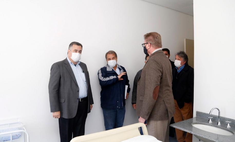 Secretário vistoria finalização da obra do Hospital Regional de Telêmaco Borba