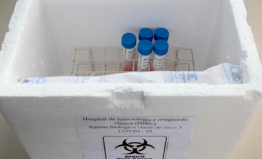 Testes por drive-thru já atenderam 367 pessoas da saúde e segurança