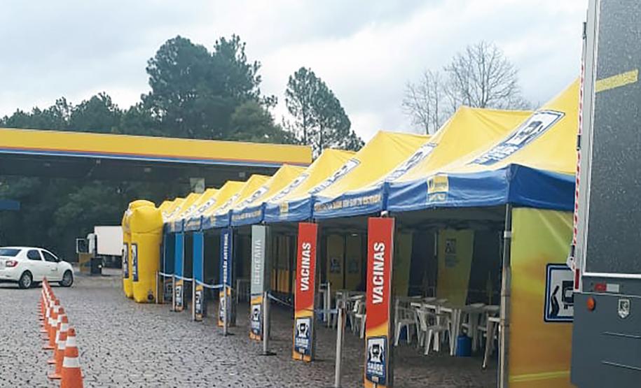 Sesa realiza ação para caminhoneiros, motoristas e viajantes em Campina Grande do Sul