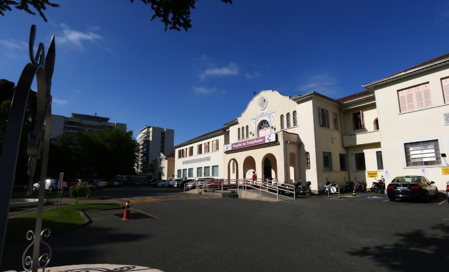 O pronto-socorro do Hospital do Trabalhador (HT) completou 22 anos de atendimento nesta segunda-feira (29). Inaugurado em 1998, o serviço já atendeu mais de 1,2 milhão de traumas.